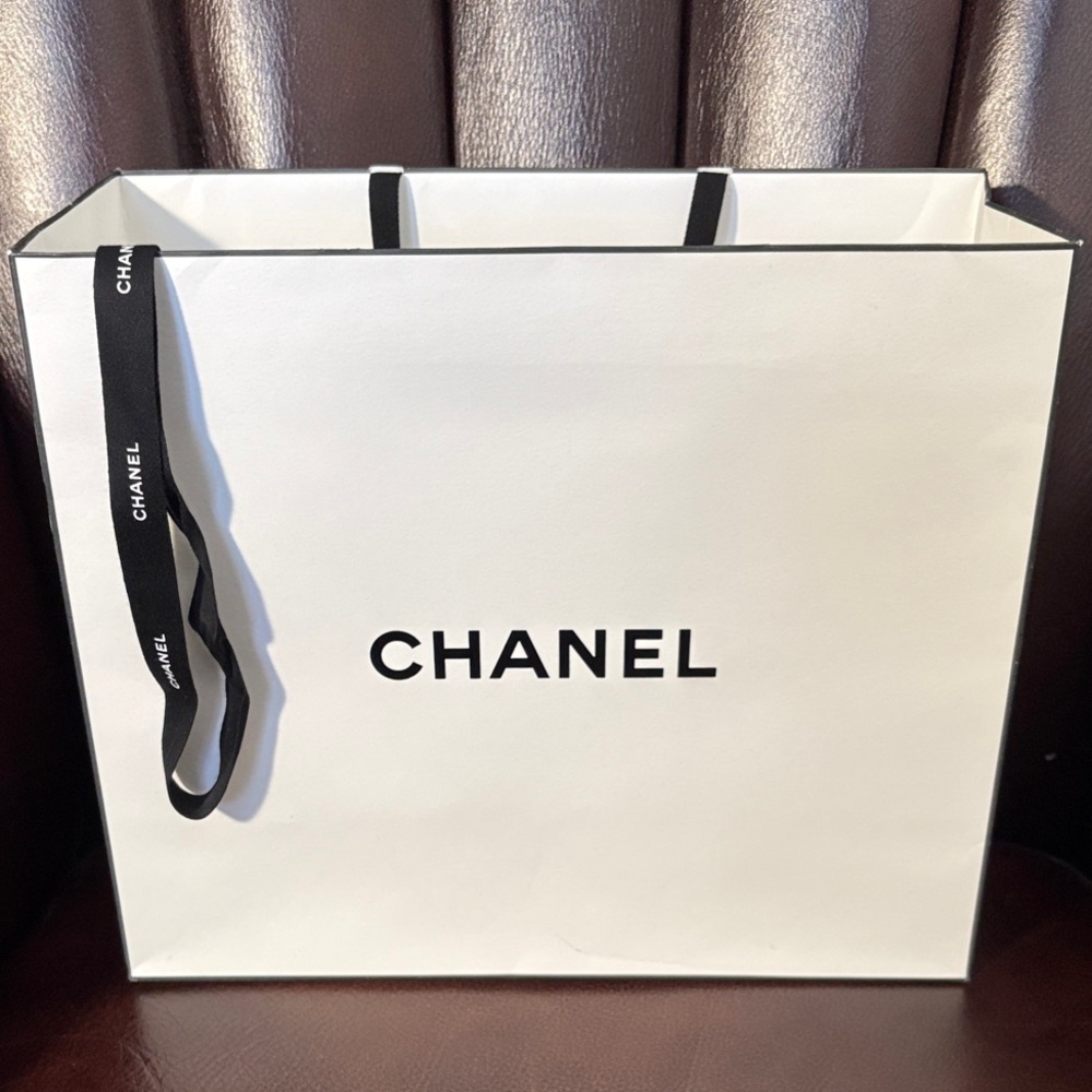 EUC AUTH Chanel Classic White and Black Gift Bag With Chanel Ribbon Gift Set
